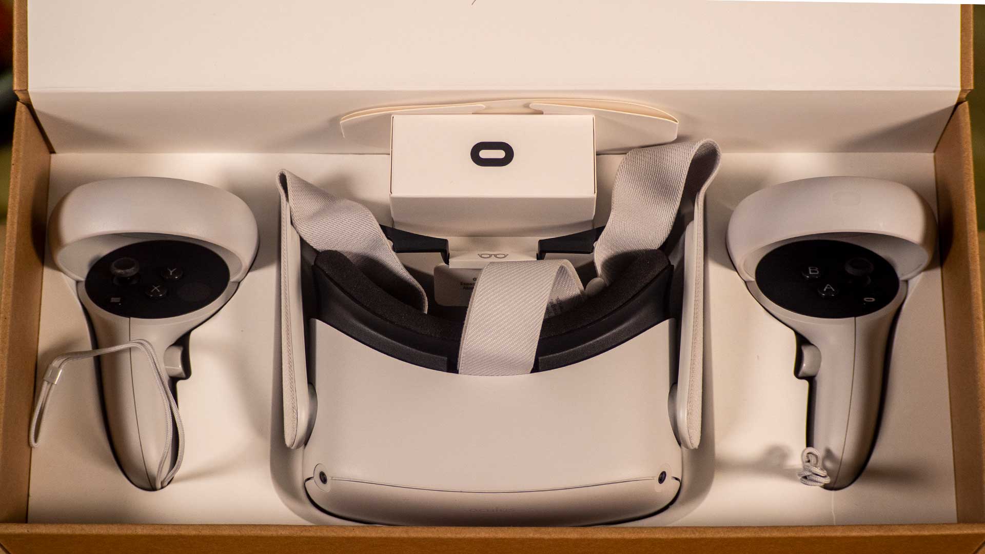 Oculus Quest 2 Unboxing